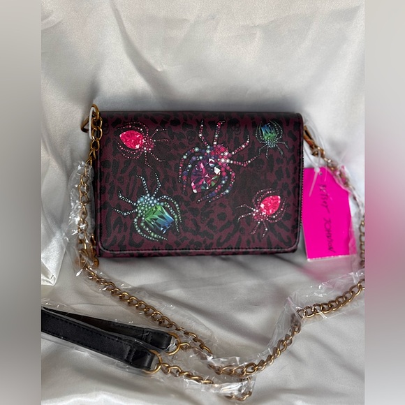 Betsey Johnson Handbags - NWT Betsey Johnson🕷️ Spider Crossbody with Removable Chain
